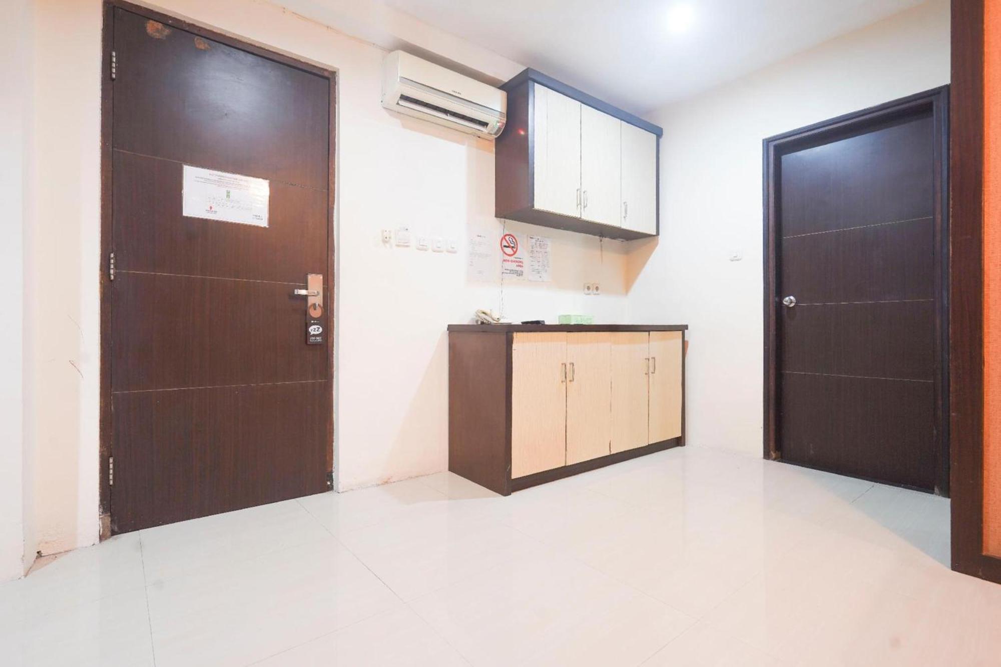 Collection O Losari Near Pantai Losari Formerly Hotel Grand Populer Makassar Exterior photo